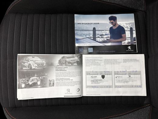 Peugeot 2008 1.2 PureTech Blue Lease Active (INCL-BTW) Aut. *FULL-LED | NAVI-FULLMAP | DIGI-COCKPIT | HEATED-S... ActivLease financial lease