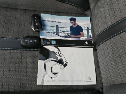 Peugeot 2008 1.2 PureTech Blue Lease Allure NL-AUTO | TREKHAAK | CAMERA ActivLease financial lease