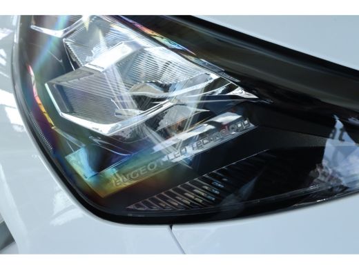 Peugeot 208 1.2 Hybrid 110 e-DCS6 Style | Cruise Control | Carplay | LED | Parkeersensoren | ActivLease financial lease