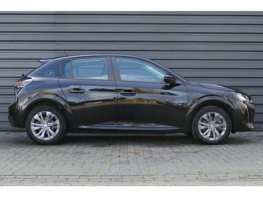 Peugeot e-208 EV 136PK 50KWH ACTIVE PACK AUTOMAAT / NAVI / 16"LMV / LED / CLIMA / PDC / SOH 95% / BLUETOOTH / C... ActivLease financial lease