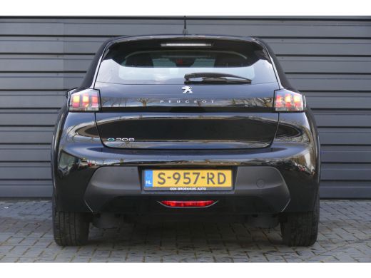 Peugeot e-208 EV 136PK 50KWH ACTIVE PACK AUTOMAAT / NAVI / 16"LMV / LED / CLIMA / PDC / SOH 95% / BLUETOOTH / C... ActivLease financial lease