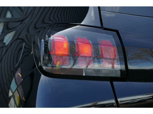 Peugeot e-208 EV 136PK 50KWH ACTIVE PACK AUTOMAAT / NAVI / 16"LMV / LED / CLIMA / PDC / SOH 95% / BLUETOOTH / C... ActivLease financial lease