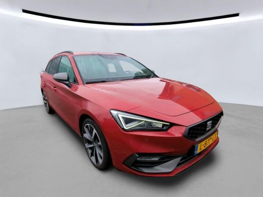Seat Leon Sportstourer 1.5 TSI FR Business Intense NL-AUTO | TREKHAAK | CARPLAY ActivLease financial lease
