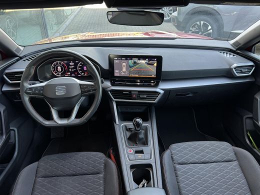 Seat Leon Sportstourer 1.5 TSI FR Business Intense NL-AUTO | TREKHAAK | CARPLAY ActivLease financial lease