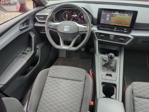 Seat Leon Sportstourer 1.5 TSI FR Business Intense NL-AUTO | TREKHAAK | CARPLAY ActivLease financial lease
