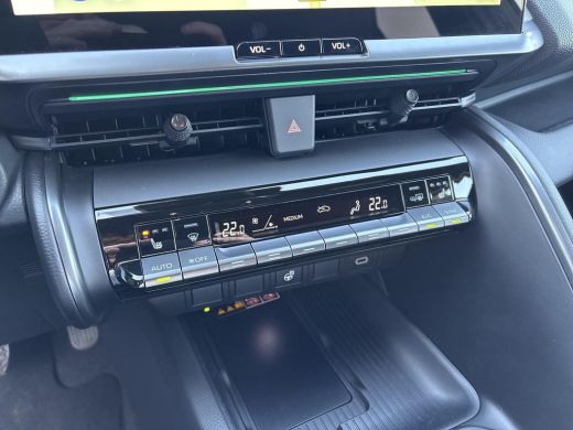 Toyota C-HR 2.0 Plug-in Hybrid 220 Black Edition **NIEUWE AUTO/ DIRECT LEVERBAAR** ActivLease financial lease