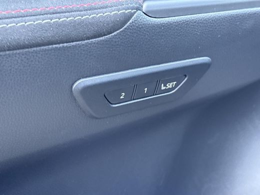 Toyota C-HR 2.0 Plug-in Hybrid 220 Black Edition **NIEUWE AUTO/ DIRECT LEVERBAAR** ActivLease financial lease