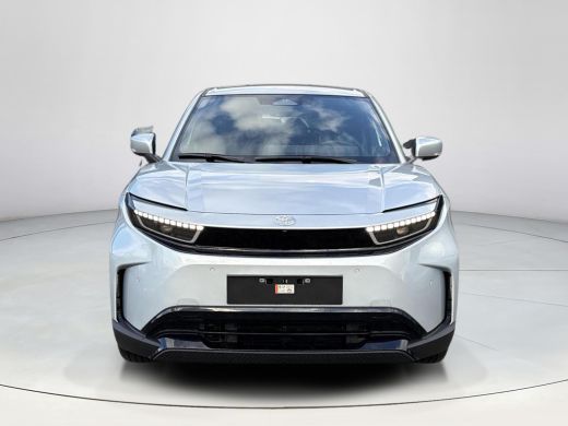 Toyota Urban Cruiser Dynamic 61 kWh **SPLENDID SILVER/ NIEUWE AUTO/ DIRECT LVERBAAR** ActivLease financial lease