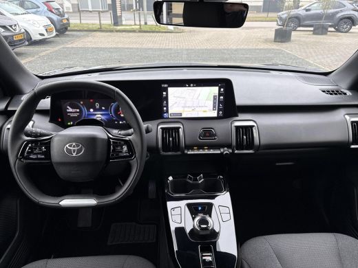 Toyota Urban Cruiser Dynamic 61 kWh **SPLENDID SILVER/ NIEUWE AUTO/ DIRECT LVERBAAR** ActivLease financial lease