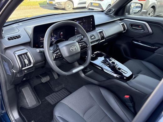 Toyota Urban Cruiser Executive 61 kWh **CELESTIAL BLUE/ NIEUWE AUTO/ DIRECT LEVERBAAR** ActivLease financial lease