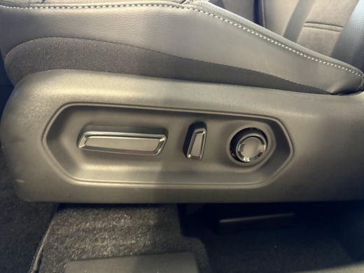 Toyota Urban Cruiser Executive 61 kWh **LAND BREEZE GREEN/ NIEUWE AUTO/ DIRECT LEVERBAAR** ActivLease financial lease