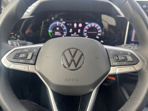 Volkswagen Golf 1.5 204pk eHybrid Life Edition Achteruitrijcamera | Stoelverwarming | Adaptive cruise control ActivLease financial lease