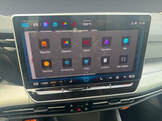 Volkswagen Golf 1.5 204pk eHybrid Life Edition Achteruitrijcamera | Stoelverwarming | Adaptive cruise control ActivLease financial lease