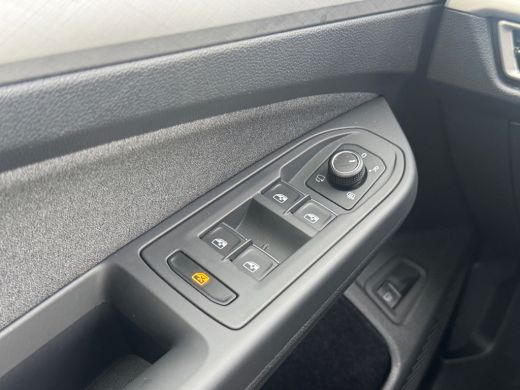 Volkswagen Golf 1.5 204pk eHybrid Life Edition Achteruitrijcamera | Stoelverwarming | Adaptive cruise control ActivLease financial lease