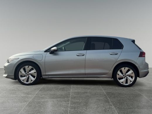Volkswagen Golf 1.5 204pk eHybrid Life Edition Achteruitrijcamera | Stoelverwarming | Adaptive cruise control ActivLease financial lease