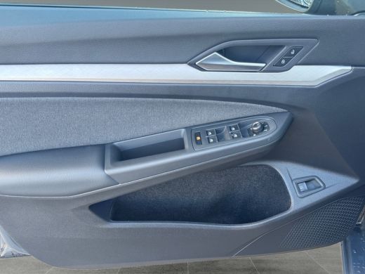 Volkswagen Golf 1.5 204pk eHybrid Life Edition Parkeersensoren | Achteruitrijcamera | Stuurverwarming ActivLease financial lease