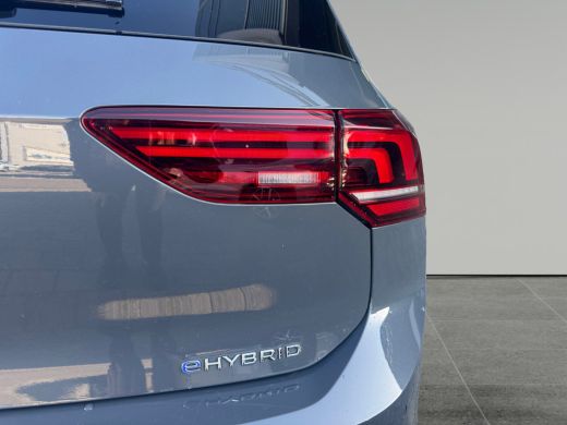 Volkswagen Golf 1.5 204pk eHybrid Life Edition Parkeersensoren | Achteruitrijcamera | Stuurverwarming ActivLease financial lease