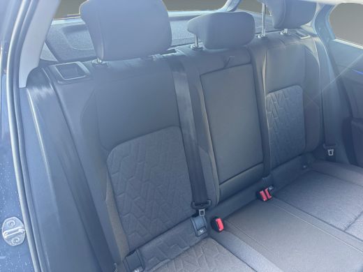 Volkswagen Golf 1.5 204pk eHybrid Life Edition Parkeersensoren | Achteruitrijcamera | Stuurverwarming ActivLease financial lease