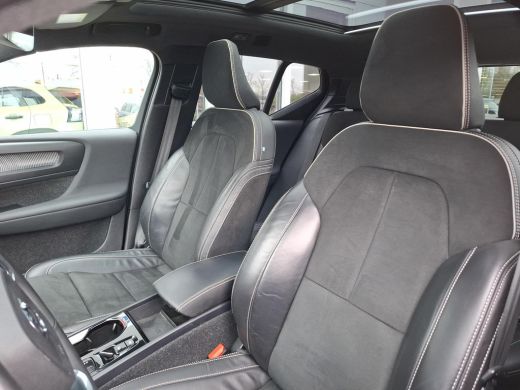 Volvo  XC40 1.5 T5 Recharge R-Design | Alcantara | Harman Kardon |Trekhaak | ActivLease financial lease