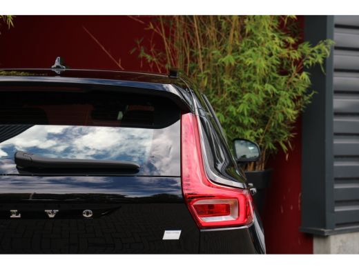 Volvo  XC40 Recharge Core 70 kWh | Trekhaak | Camera | Stuur/stoelverwarming ActivLease financial lease