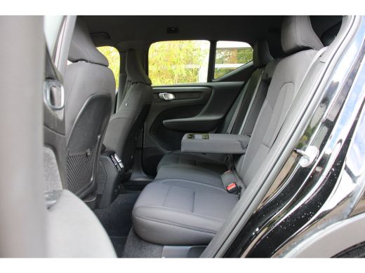 Volvo  XC40 Recharge Core 70 kWh | Trekhaak | Camera | Stuur/stoelverwarming ActivLease financial lease