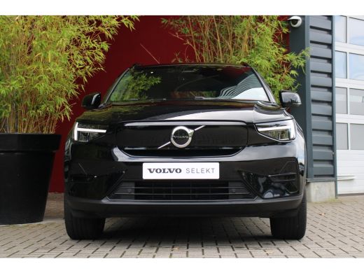 Volvo  XC40 Recharge Core 70 kWh | Trekhaak | Camera | Stuur/stoelverwarming ActivLease financial lease