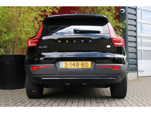 Volvo  XC40 Recharge Core 70 kWh | Trekhaak | Camera | Stuur/stoelverwarming ActivLease financial lease