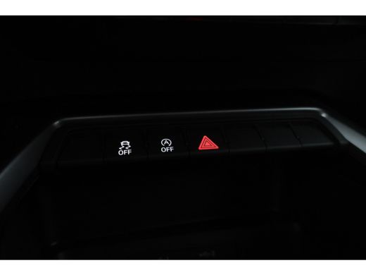 Audi A3 Sportback 30 TFSI S edition Automaat, Navigatie, Full Black! ActivLease financial lease