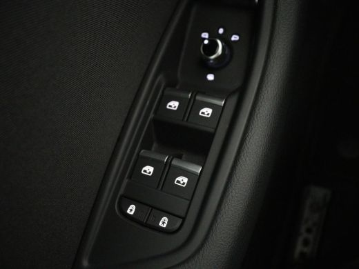 Audi A4 Avant 35 TFSI Pro Line | Automaat | Cruise Control | Elektrische achterklep | Carplay | Climate C... ActivLease financial lease