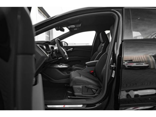 Audi Q4 e-tron 45 quattro S Edition Competition 82 kWh | Assistentiepakket plus | Comfort pakket | Optiek zwart ... ActivLease financial lease