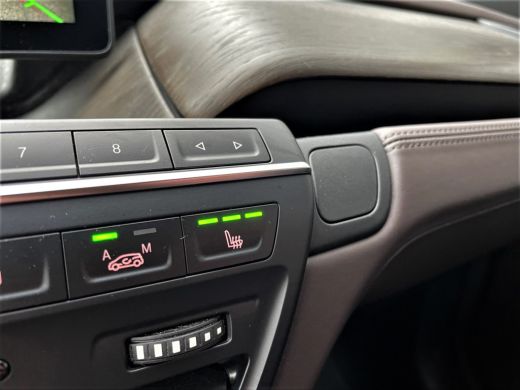 BMW i3 S 184pk Executive 120Ah 42 kWh/Leder/Sunroof/W-pomp/Camera/3-Fase/20"JetBlack ActivLease financial lease