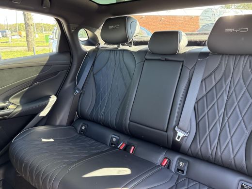 BYD SEAL Limited Edition RWD 61.4 kWh ActivLease financial lease