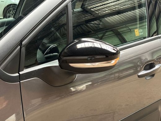 Citroën C3 1.2 PureTech Shine Automaat (APPLE CARPLAY, GROOT NAVI, CAMERA, GETINT GLAS, SPORTSTOELEN, LM VEL... ActivLease financial lease