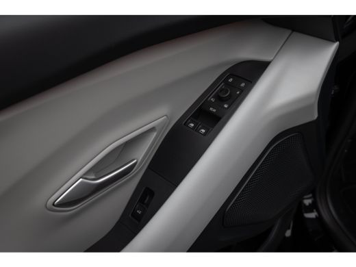 Ford Capri Premium Extended Range RWD 79 kWh | Wamrtepomp | Trekhaak | AGR-stoelen | Panoramadak | Head-up |... ActivLease financial lease