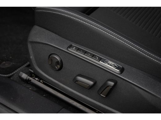 Ford Capri Premium Extended Range RWD 79 kWh | Wamrtepomp | Trekhaak | AGR-stoelen | Panoramadak | Head-up |... ActivLease financial lease