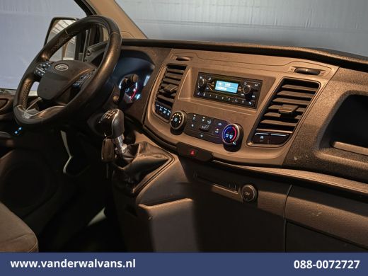 Ford Transit Custom 2.0 TDCI 130pk L1H1 Euro6 Airco | LED | 2500kg Trekhaak | Cruisecontrol | Verwarmde voorruit Park... ActivLease financial lease