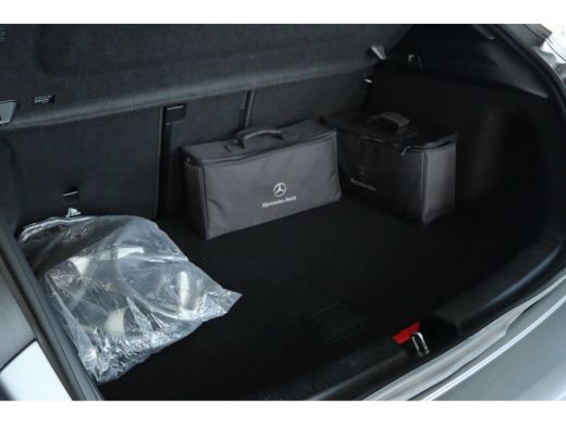 Mercedes-Benz A-Klasse 250 e AMG Line | Nightpakket | Stoelverwarming | Burmester | Navigatie | Carplay | PDC | ActivLease financial lease