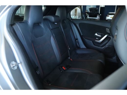 Mercedes-Benz A-Klasse 250 e AMG Line | Nightpakket | Stoelverwarming | Burmester | Navigatie | Carplay | PDC | ActivLease financial lease
