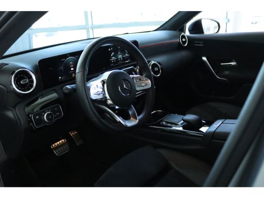 Mercedes-Benz A-Klasse 250 e AMG Line | Nightpakket | Stoelverwarming | Burmester | Navigatie | Carplay | PDC | ActivLease financial lease