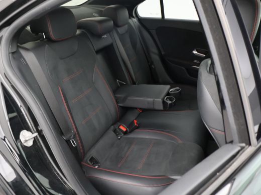 Mercedes-Benz A-Klasse 250e 218 PK SEDAN + PANORAMA | SFEERVERLICHTING | APPLE CARPLAY | MEMORY | STOELVERWARMING ActivLease financial lease