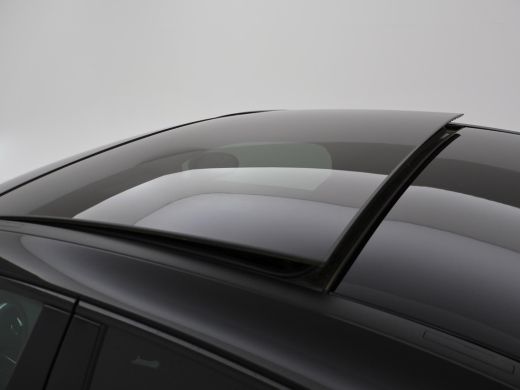 Mercedes-Benz A-Klasse 250e 218 PK SEDAN + PANORAMA | SFEERVERLICHTING | APPLE CARPLAY | MEMORY | STOELVERWARMING ActivLease financial lease