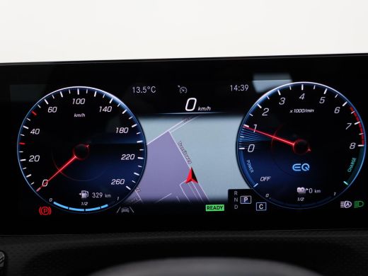Mercedes-Benz A-Klasse 250e 218 PK SEDAN + PANORAMA | SFEERVERLICHTING | APPLE CARPLAY | MEMORY | STOELVERWARMING ActivLease financial lease