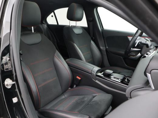 Mercedes-Benz A-Klasse 250e 218 PK SEDAN + PANORAMA | SFEERVERLICHTING | APPLE CARPLAY | MEMORY | STOELVERWARMING ActivLease financial lease