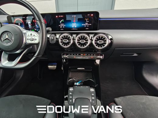 Mercedes-Benz A-Klasse 250e Sedan AMG Panorama Memory Night Pakket Ambienteverlich. Multibeam LED VOL ActivLease financial lease