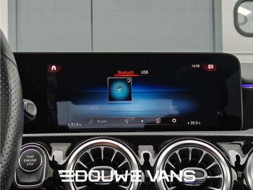 Mercedes-Benz A-Klasse 250e Sedan AMG Panorama Memory Night Pakket Ambienteverlich. Multibeam LED VOL ActivLease financial lease