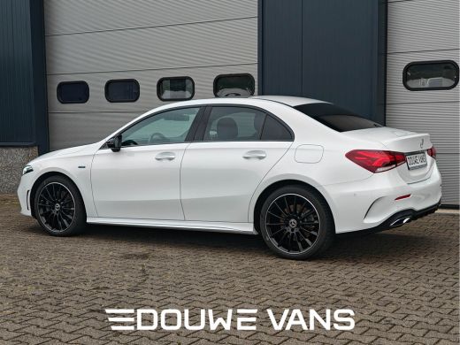 Mercedes-Benz A-Klasse 250e Sedan AMG Panorama Memory Night Pakket Ambienteverlich. Multibeam LED VOL ActivLease financial lease