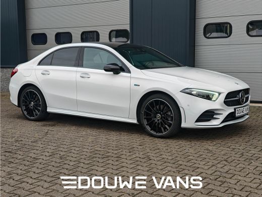 Mercedes-Benz A-Klasse 250e Sedan AMG Panorama Memory Night Pakket Ambienteverlich. Multibeam LED VOL ActivLease financial lease