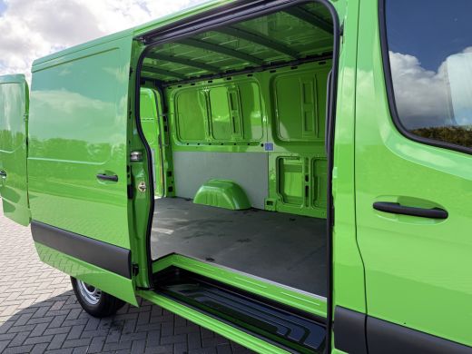 Mercedes-Benz Sprinter 317 CDI 170 PK AUTOMAAT RWD / L2H1 / 360 CAMERA / CARPLAY / BLINDSPOT ActivLease financial lease