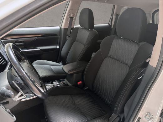 Mitsubishi Outlander Sport 2.4 PHEV Sport Automaat 225Pk (APPLE CARPLAY, CAMERA, CRUISE, STOELVERWARMING, TREKHAAK, LM VELGE... ActivLease financial lease