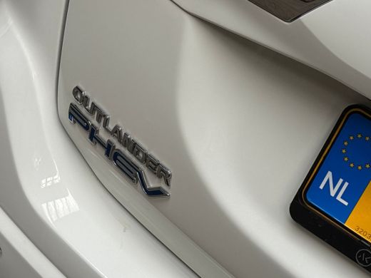 Mitsubishi Outlander Sport 2.4 PHEV Sport Automaat 225Pk (APPLE CARPLAY, CAMERA, CRUISE, STOELVERWARMING, TREKHAAK, LM VELGE... ActivLease financial lease